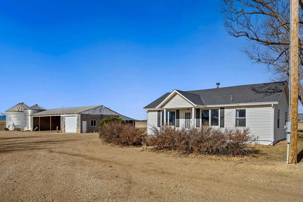 5631 Co Rd 46 — Photo 1