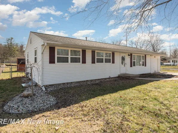 2621 Saint Marys Dr, Midland, MI 48640