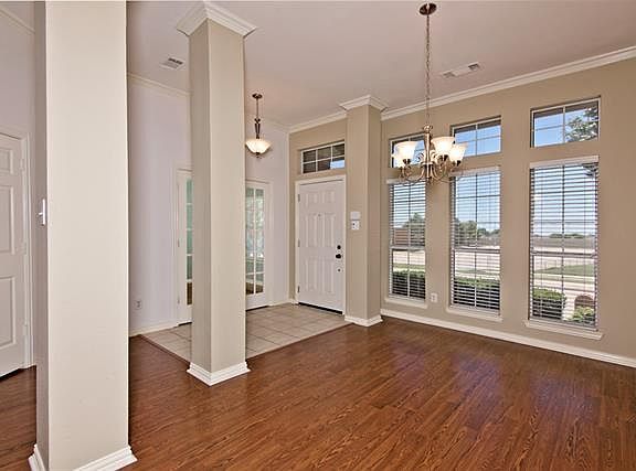 2nd image of 3460 Briargrove Ln