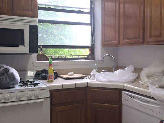 4th image of 173 E 102nd St APT 3F