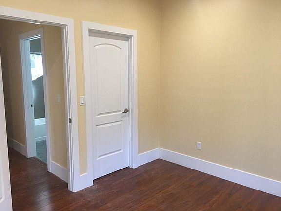 4th image of 326 Angel Ave