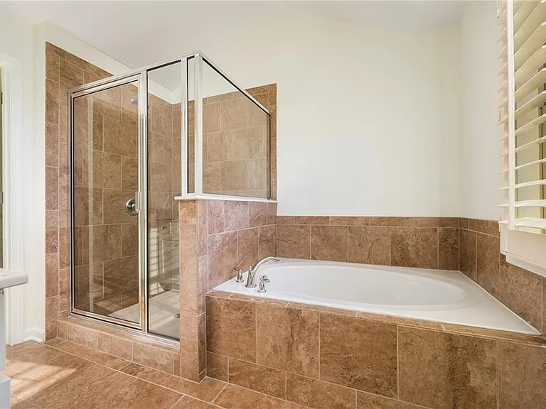 4148 Baverton Dr — Photo 20