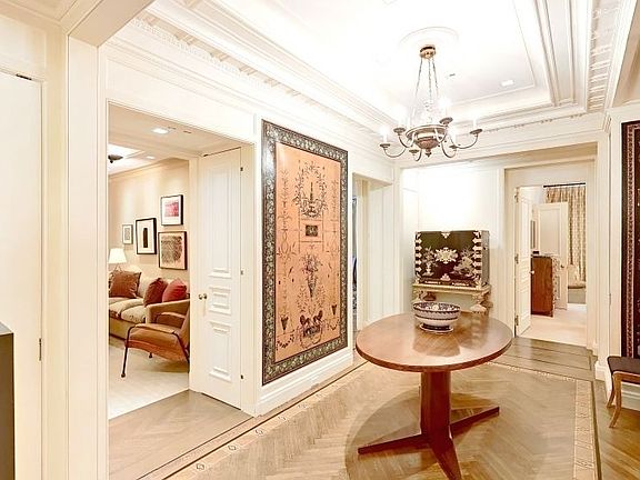 4th image of 180 W 58th St #12E