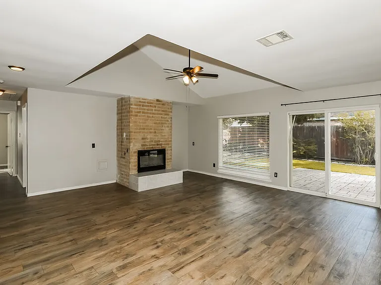 1022 Red Rock Canyon Dr — Photo 3