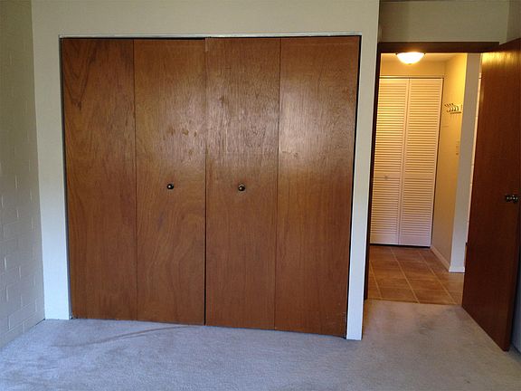 5th image of 2106 Kanawha Blvd E