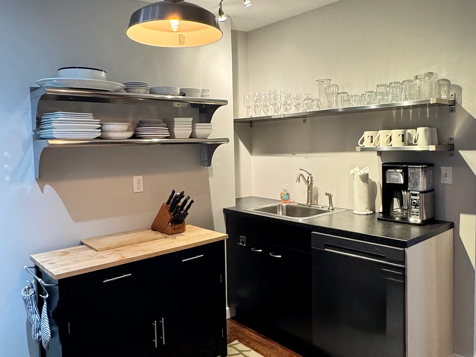 2 bed, 950 sqft, $2,400 — Photo 4