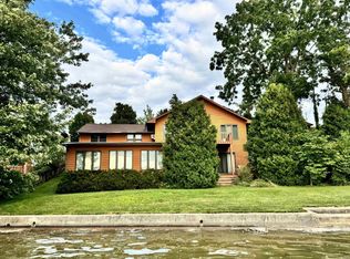 1500 N Lakeshore Dr, Kewanna, IN 46939