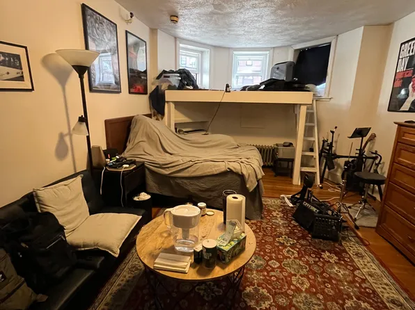 289 Newbury St APT 2A, Boston, MA 02115