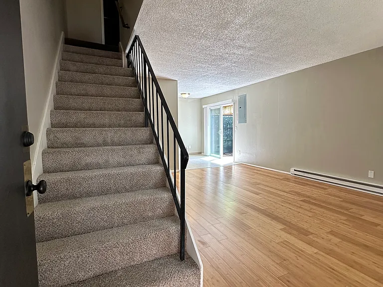 2132 SE Salmon St #4 — Photo 3