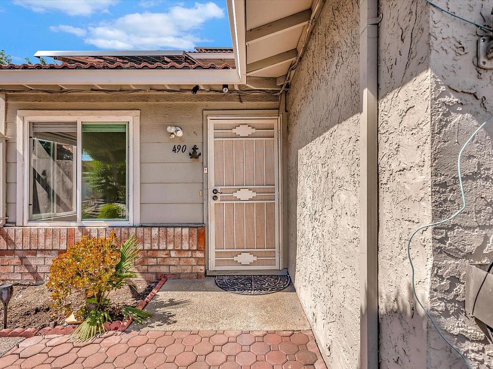1st image of 490 Lanfair Cir