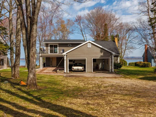 3344 Lakeshore Dr, Sault Sainte Marie, MI 49783