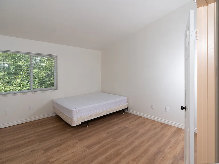 3633 Daybreak St — Photo 13