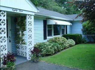 83 Parade Hill Rd, New Canaan, CT 06840