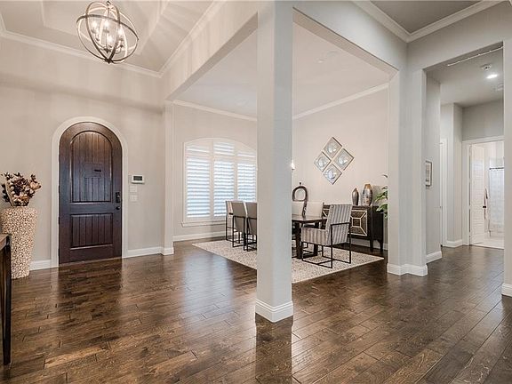 5th image of 310 Ashley Ln