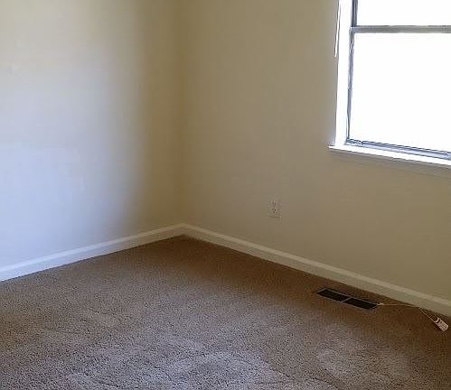 4th image of 230-232 Toby Springs Ln