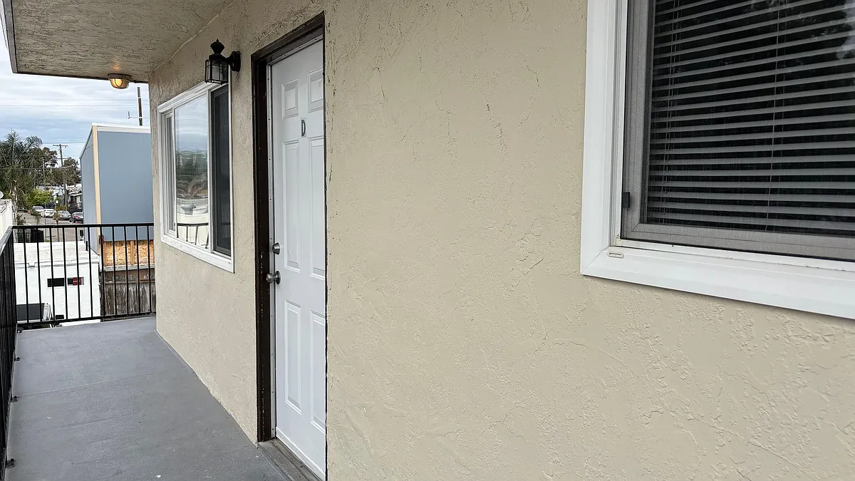 Building Photo - F01663