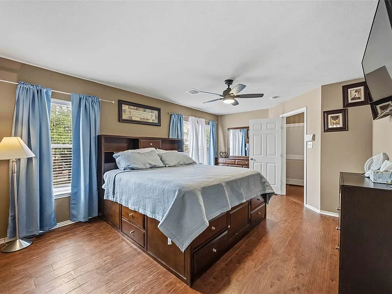 7014 Woodridge Row Dr — Photo 5