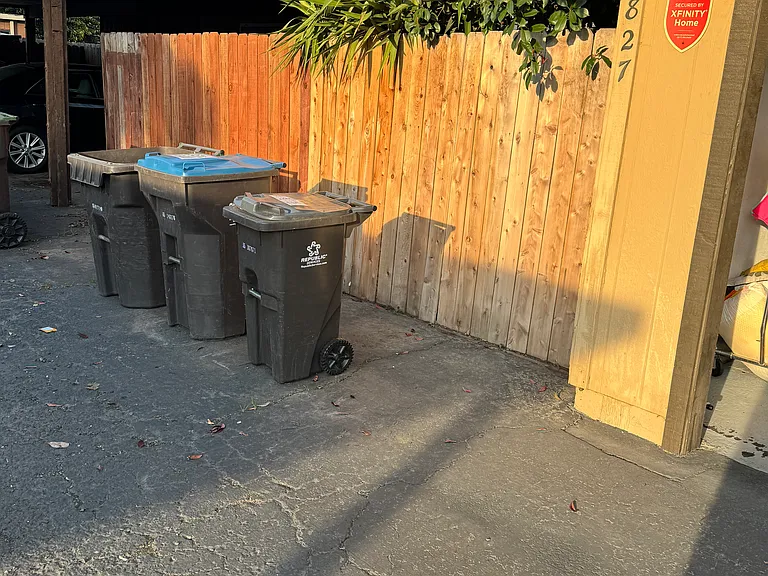 6827 Butler Ct — Photo 35
