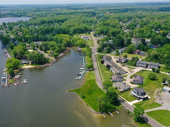 3rd image of 1939 Craig Dr