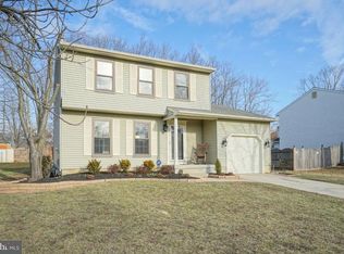 13 Lake Placid Dr, Sicklerville, NJ 08081