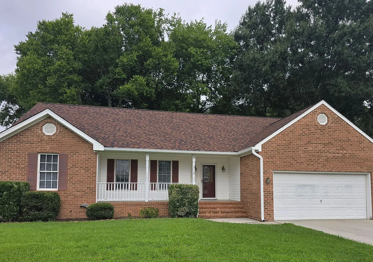 3 BR Rancher in City of Colonial Heights — Photo 1