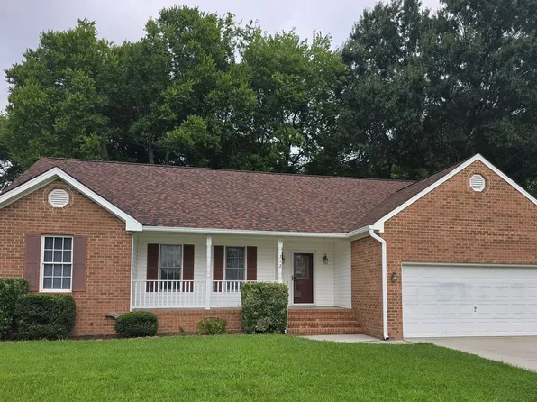 312 Shade Tree Dr, Colonial Heights, VA 23834