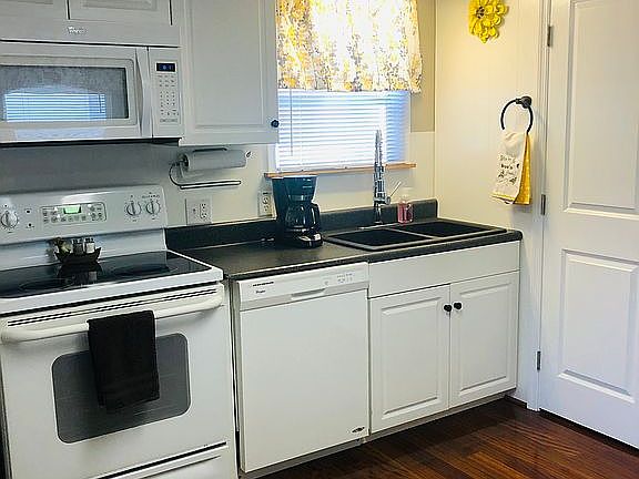 2nd image of 403 Kristi Dr