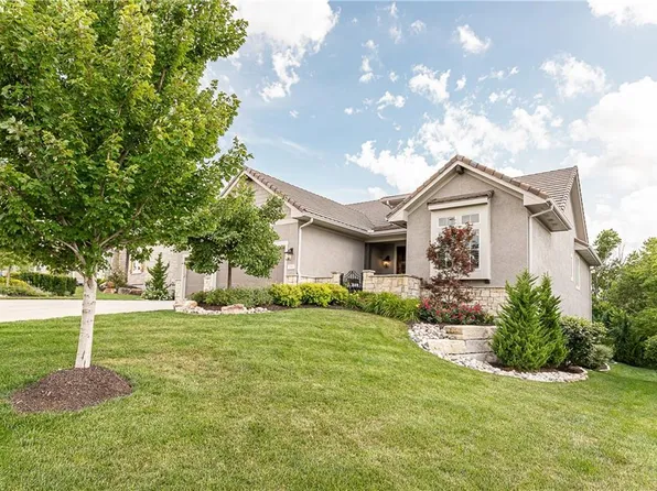 27313 W 100th Ter, Olathe, KS 66061