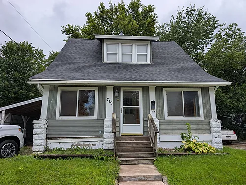 719 Marsh St Photo 1