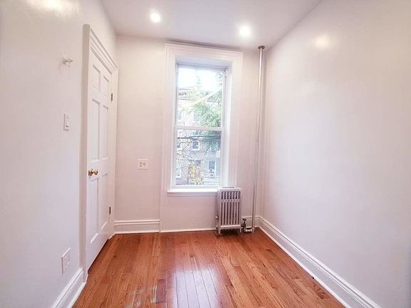 4th image of 578 Morgan Ave APT 2