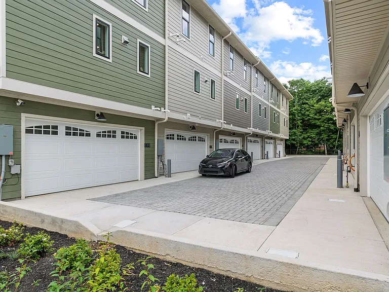 601 Southgate Ave — Photo 62