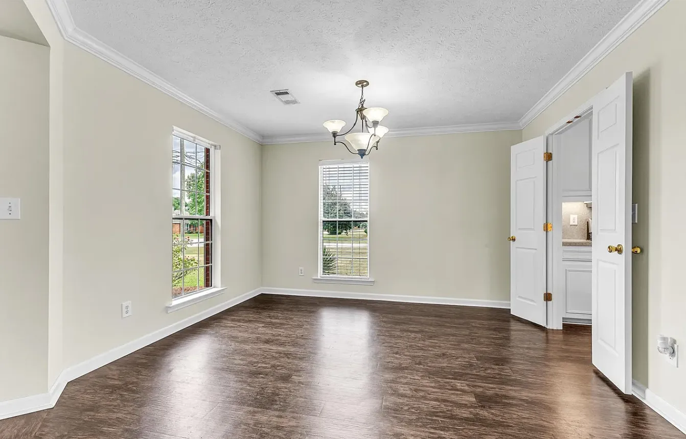 3 bed, 2.0 bath, 1694 sqft, $1,900 — Photo 4