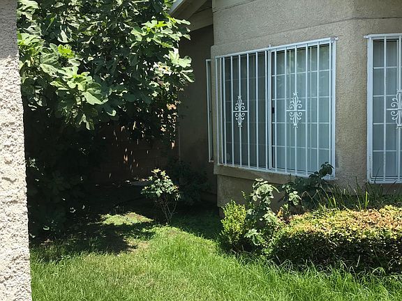 5th image of 9912 Hayvenhurst Ave