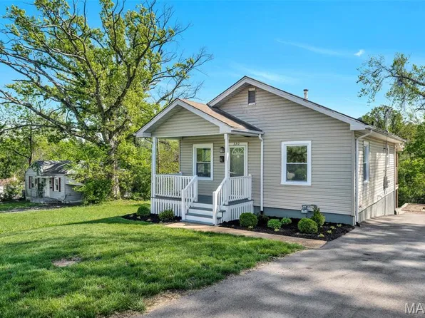 330 Chambers Rd, Saint Louis, MO 63137