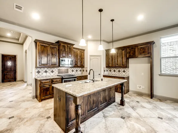 8512 Meadow Sweet Ln, Fort Worth, TX 76123