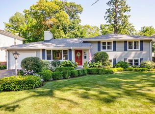 502 E Scranton Ave, Lake Bluff, IL 60044