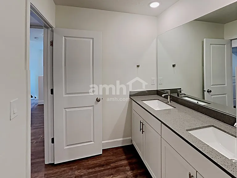 2381 E Frontier St — Photo 14
