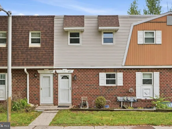 631 Village Ln, Pottstown, PA 19464