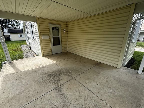 4th image of 409 W Walnut St