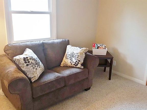 Sitting Room/ 3rd Bedroom
						:
						3rd Bedroom