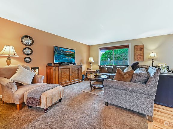 3rd image of 10521 43rd Street Ct E