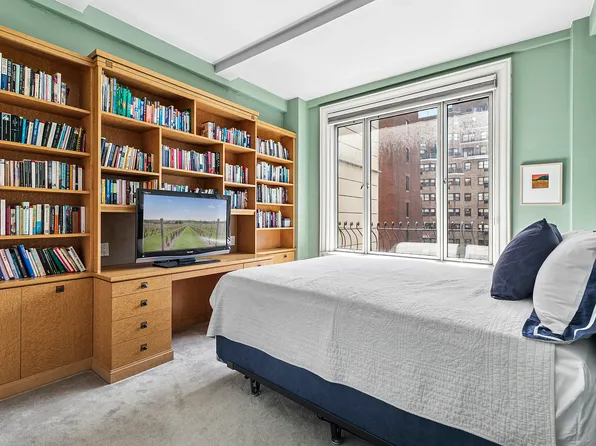 122 East 82nd Street image 10 of 12