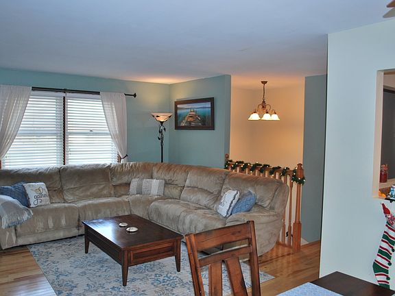 5th image of 3 Manor Ct E