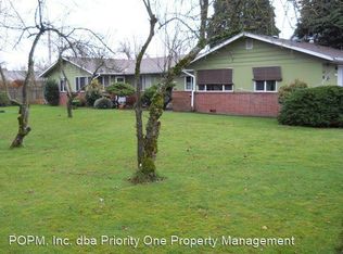 11054 NE Glisan St, Portland, OR 97220