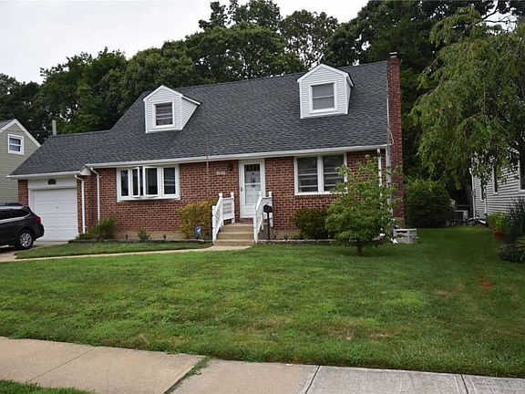 3rd image of 1114 Lakeshore Dr