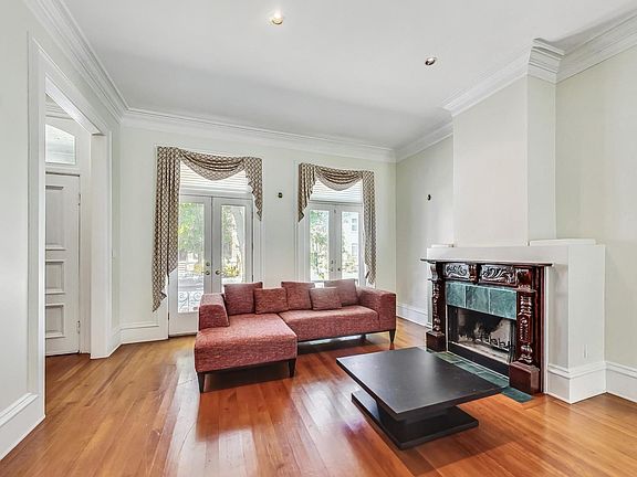2nd image of 1317 W Wrightwood Ave