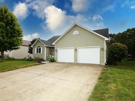3rd image of 306 Sunrise St