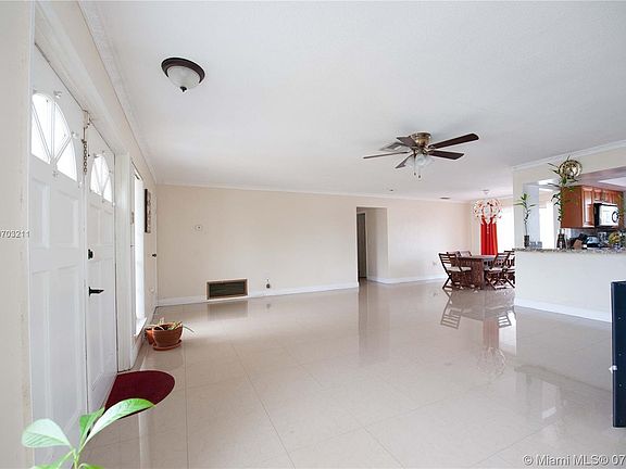 4th image of 9240 NW 20th Pl