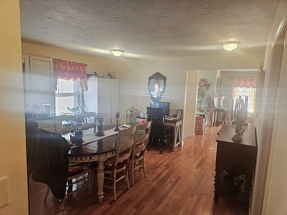 4th image of 20 Massasoit St