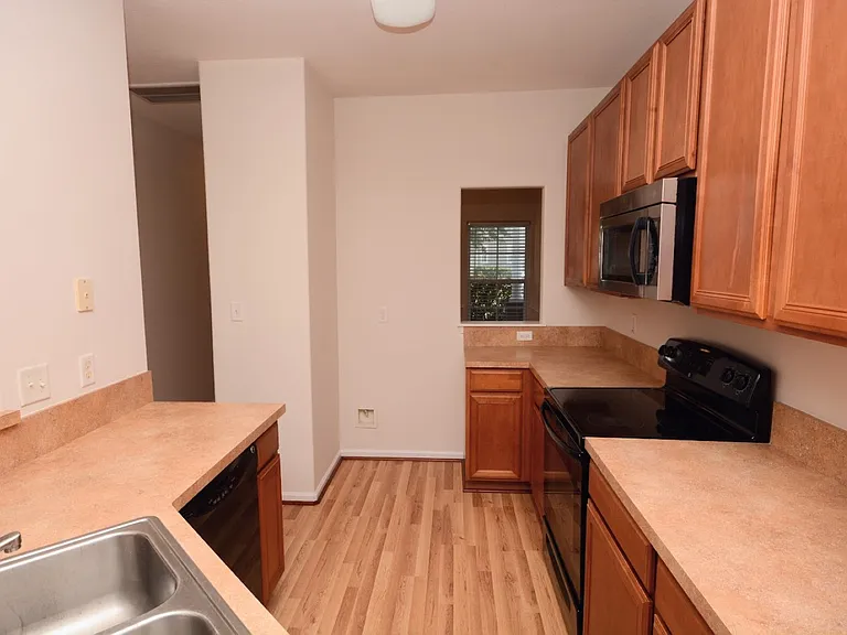 5062 Glen Canyon Dr — Photo 23
